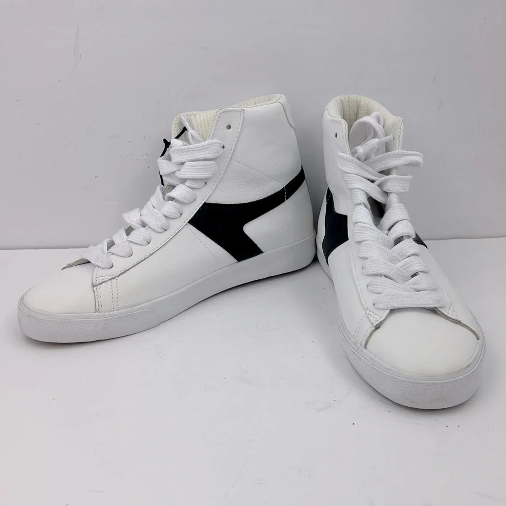 RACHEL ZOE, LEATHER HIGH TOP TENNIS/ WALKING SHOES, LEATHER, MEMORY FOAM SIZE 9